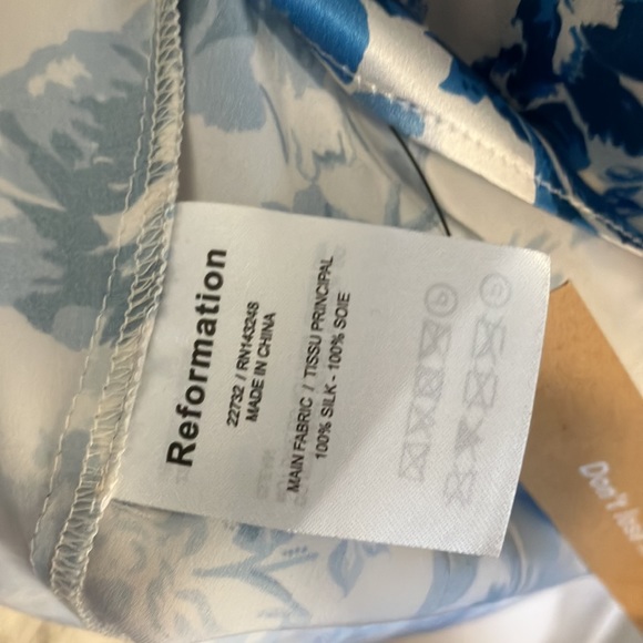 Reformation Sofia Floral 100% silk dress in Olympia print blue color Size 2 - Picture 11 of 12